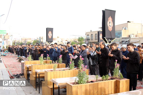 برپایی باشکوه نماز عید فطر در یزد