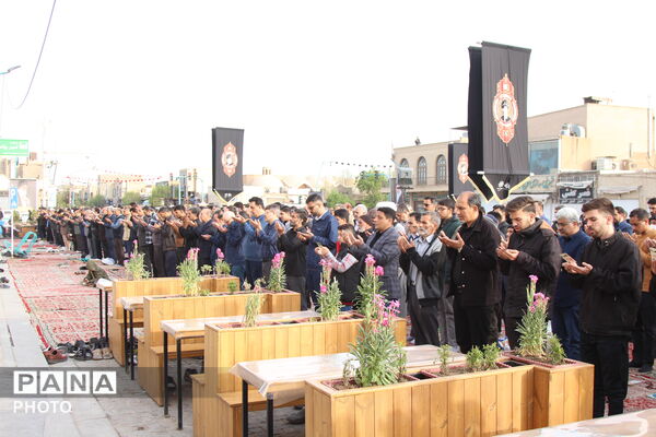 برپایی باشکوه نماز عید فطر در یزد