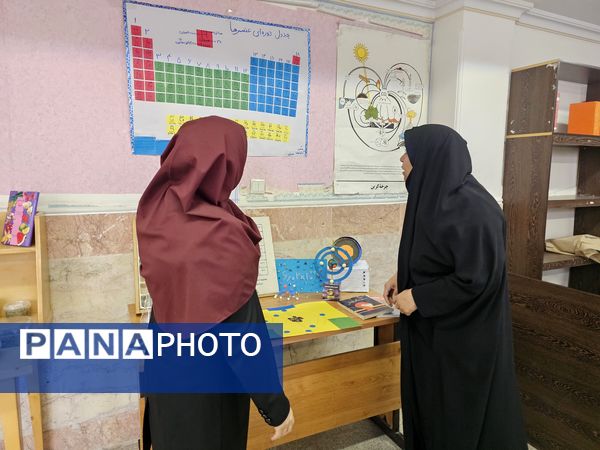 برپایی نمایشگاه علمی- پژوهشی و فرهنگی-هنری توسط دانش آموزان رشته علوم تجربی 