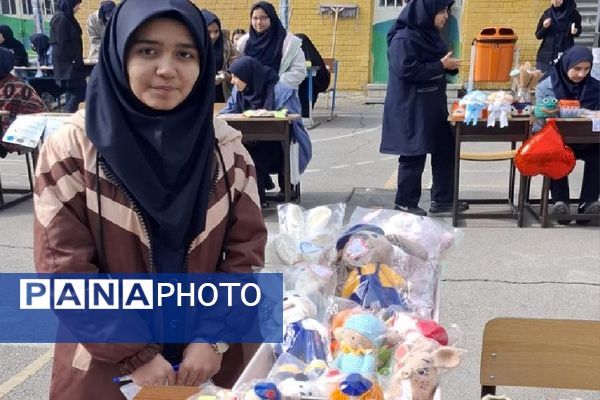 برگزاری بازارچه اقتصادی در دبیرستان شاهد تکتم
