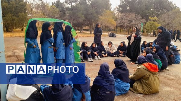 دومین روز اردوی «طرح تمشک» دختران استان البرز