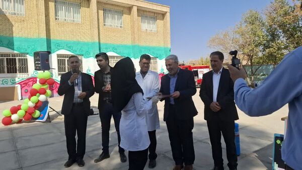 برگزاری جشن علمی شیمی در دبیرستان حضرت زینب(س) بهاباد