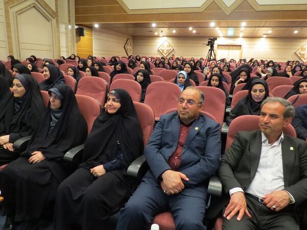 دیدار مشاور وزیر در امور زنان با دانشجویان دانشگاه فرهنگیان 