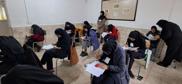 اولین مرحله آزمون های پایش هماهنگ استانی در دبیرستان دخترانه فاطمیه 