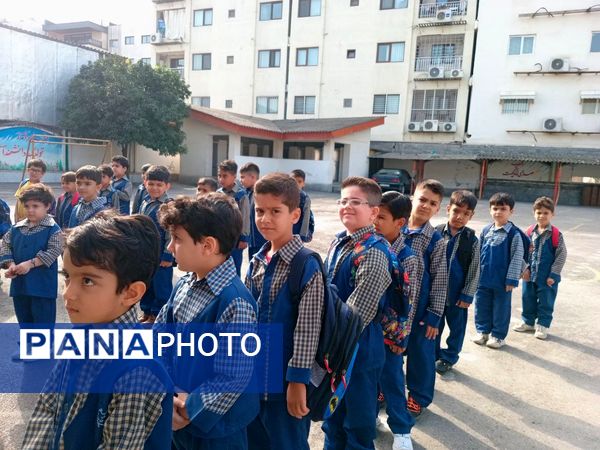  جشن شکوفه‌ها در دبستان شهید فردکاردل آمل