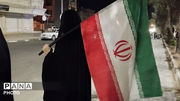 حضور دانش آموزان انقلابی در میدان بسیج شهر دلیجان