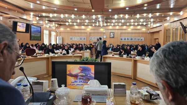 دیدار صمیمی دانش‌آموزان با استاندار کهگیلویه و بویراحمد 