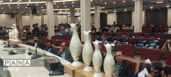اختتامیه مسابقات ورزشی دانش آموزان قطب دو کشور در قم