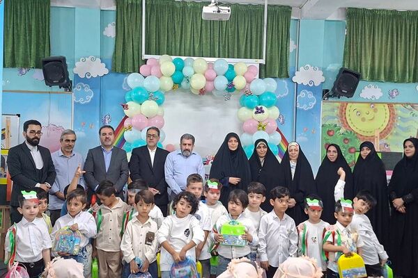 برگزاری جشن غنچه ها در مجتمع آموزشی میرداماد با حضور مدیر آموزش و پرورش ناحیه دو شهرری 