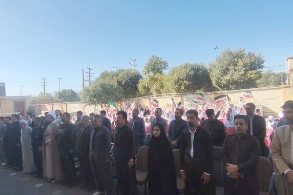 مراسم بازگشایی مدارس و گرامیداشت هفته دفاع مقدس در ثلاث باباجانی 