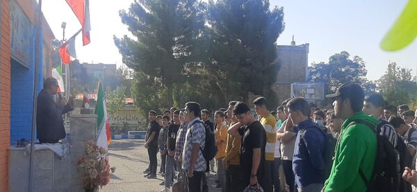 زنگ مهر در دبیرستان شاهد ابوذر غفاری نیشابور به صدا در آمد 