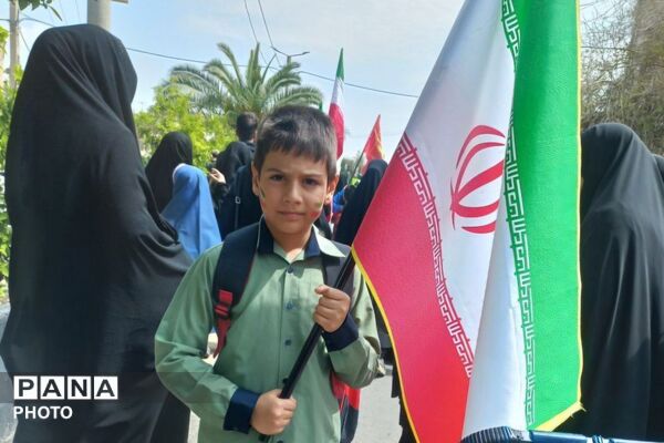 راهپیمایی روز قدس همزمان با تشییع شهید اقتدار در جهرم