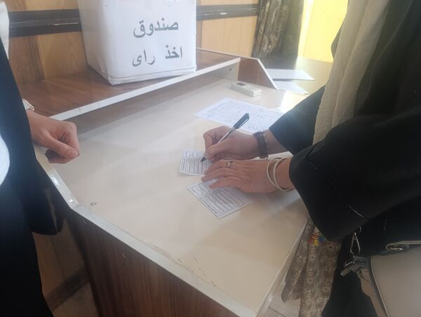 برگزاری جلسه انجمن اولیاء و مربیان دبیرستان نمونه دولتی پژوهش در آشخانه