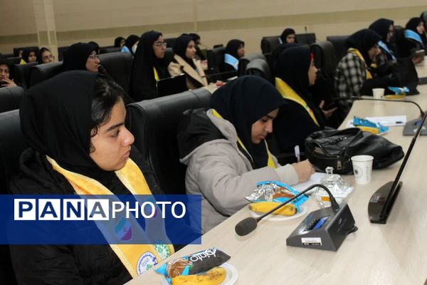 شور و نشاط در سیزدهمین دوره انتخابات شورای دانش‌آموزی کرمان