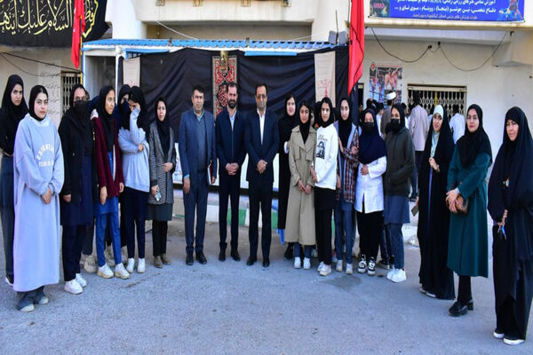 بازدید مسئولان از نمایشگاه «مهر مادری» در ورزشگاه یاسوج