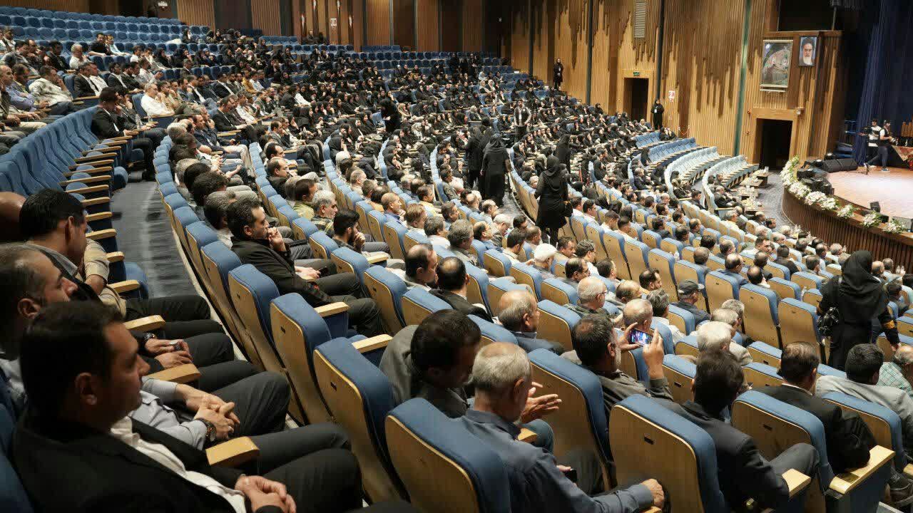 آیینه‌ تلاش کارمندان دانشگاه فردوسی مشهد