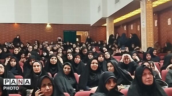 گردهمایی فرهنگیان با حضور نایب رئیس مجلس شورای اسلامی در شهرستان خرم‌آباد