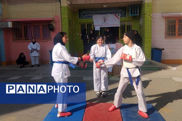 گرامیداشت هفته تربیت بدنی در مدارس دکتر رزمی و شهید مجید مجیدی ناحیه دو شهرری 