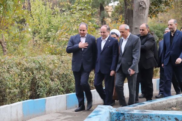 حضور وزیر کشاورزی در مراسم صبحگاهی هنرستان کشاورزی تبریز