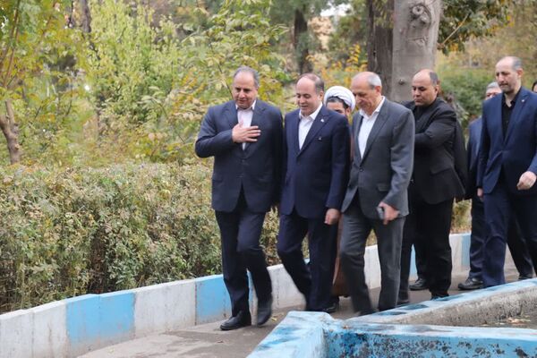 حضور وزیر کشاورزی در مراسم صبحگاهی هنرستان کشاورزی تبریز