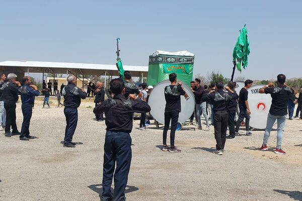 مراسم عزاداری و زنجیر‌زنی روز عاشورا در بوانات