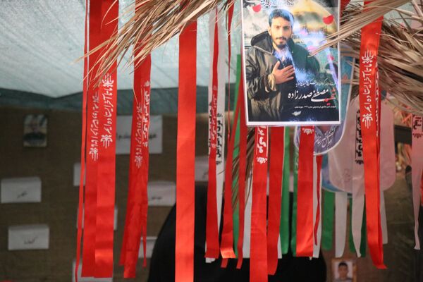 حضور پرشور دانش‌آموزان در نمایشگاه قرآن و عترت در حرم مطهر رضوی