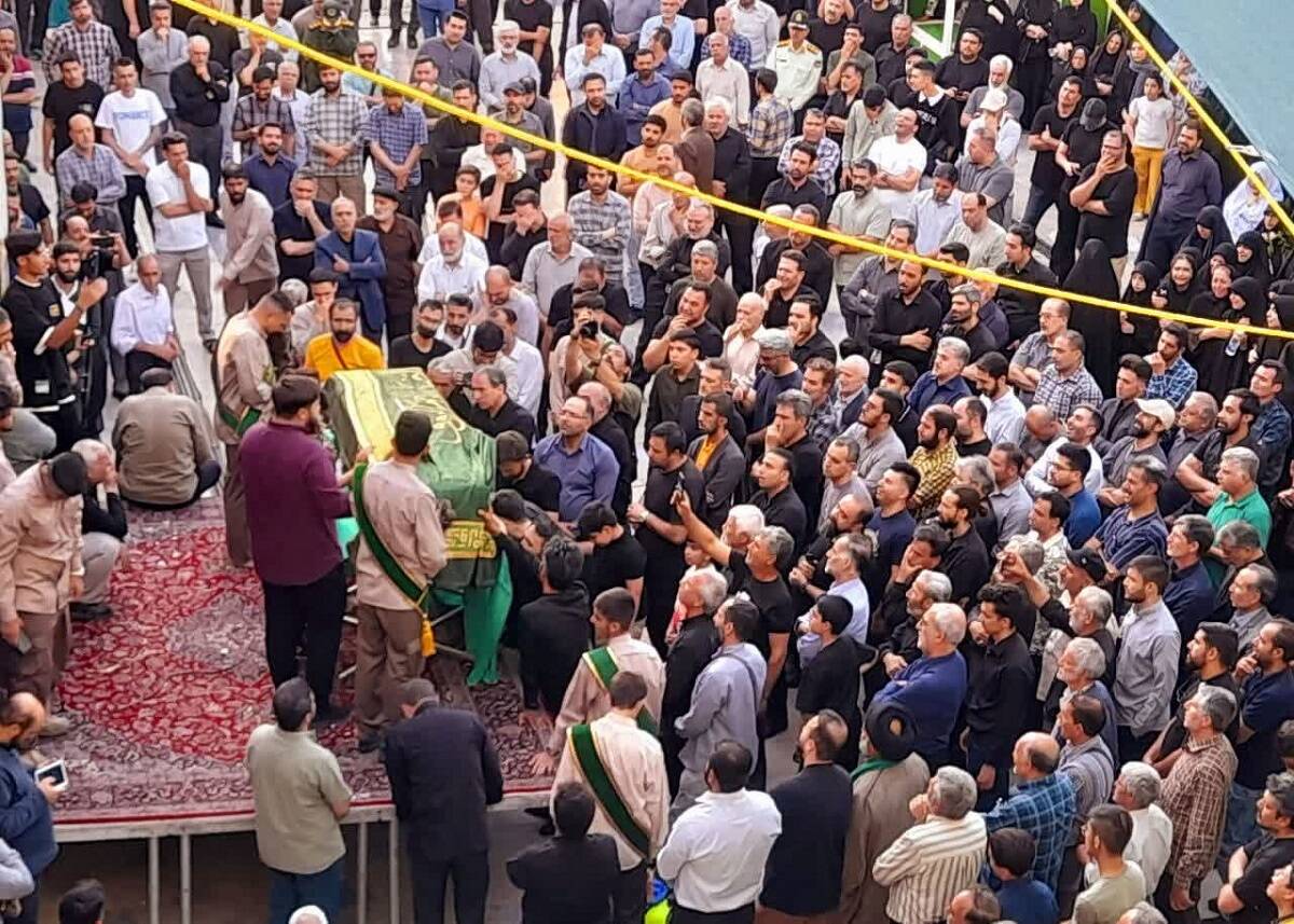 تشییع پیکر شهدای حمله رژیم اشغالگر صهیونیستی به ایران