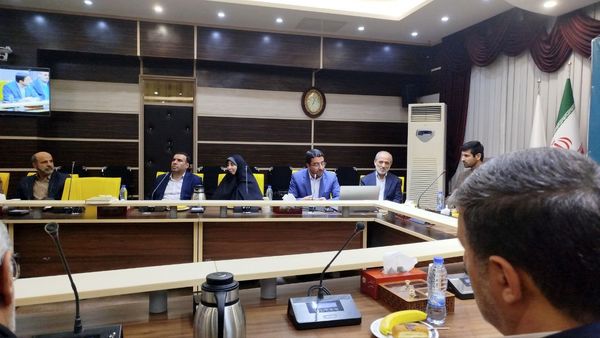 نشست هم‌اندیشی اساتید قرآنی با مسئولان وزارت آموزش و پرورش در تبریز