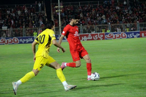 بازی بدون گل تراکتور و فجر سپاسی