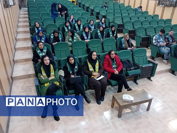 جلسه هم‌اندیشی مجمع مدرسین و مربیان پیشتاز اردوی تمشک در آشخانه