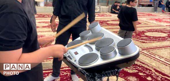 احلی من العسل؛ تجلی عشق نوجوانان به امام  حسین(ع)