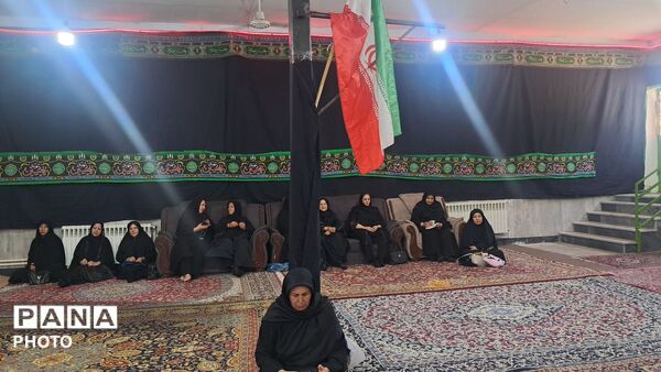 مراسم روضه‌خوانی در مسجد صاحب‌الزمان(عج) عرب آباد چهارباغ