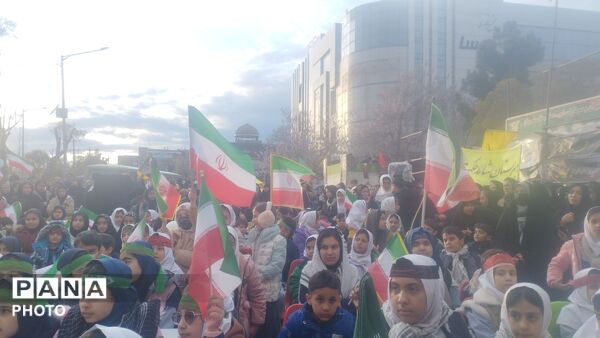 حضور مردم شهرستان شیروان در اربعین رهبر شهید و شهدای مدرسه میناب