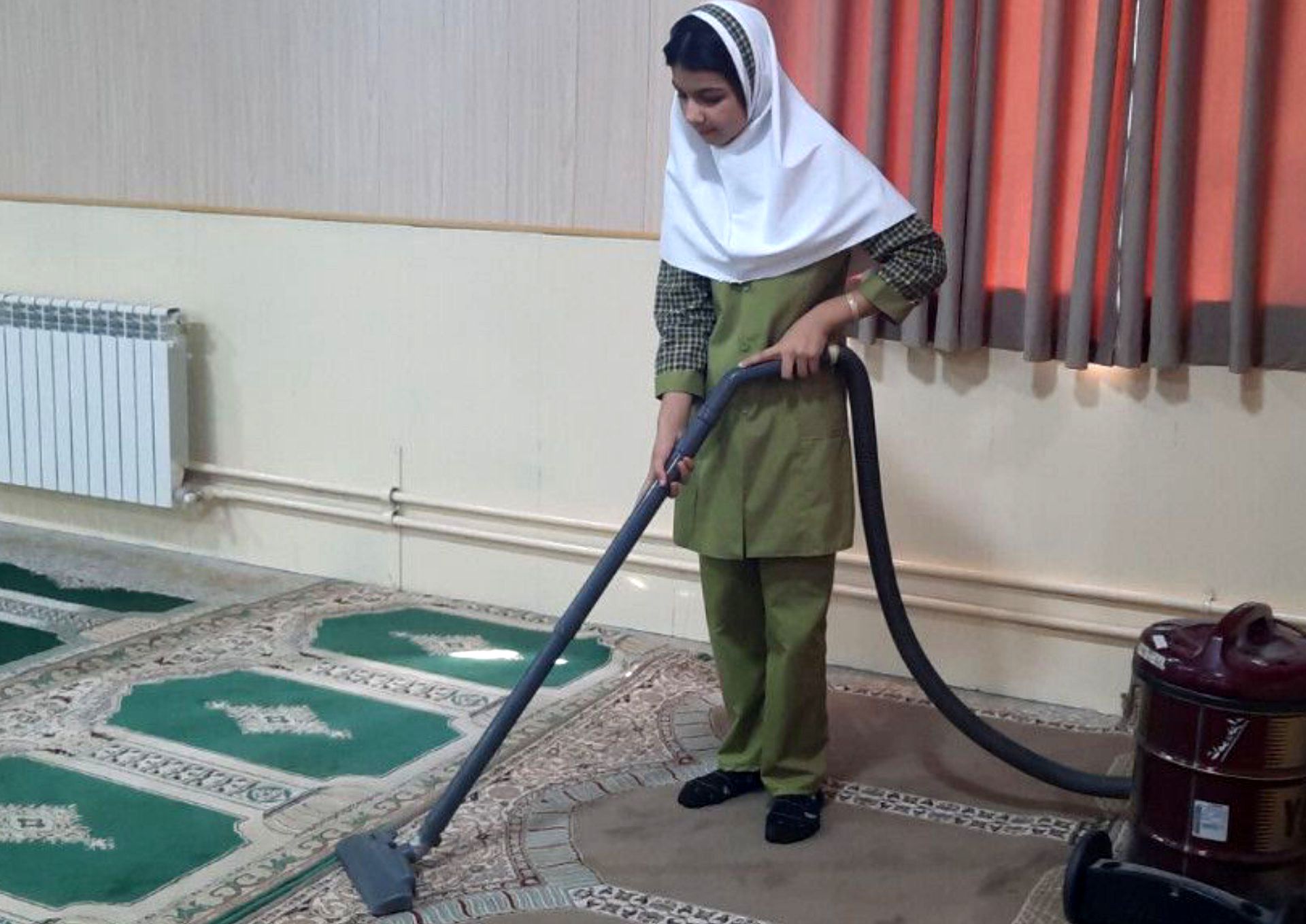 برنامه‌ی سراسری غبارروبی و آماده‌سازی نمازخانه‌های مدارس