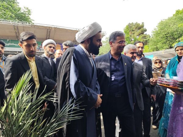 بازدید معاون پرورشی و فرهنگی وزارت آموزش و پرورش از نمایشگاه دستاوردهای کانون‌های فرهنگی تربیتی استان بوشهر