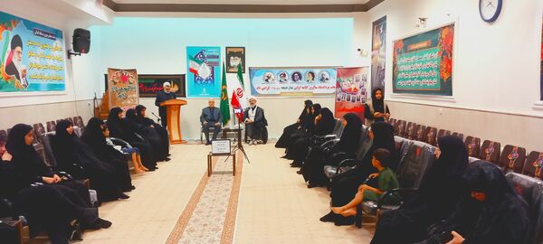 نشست بانوان ستاد نماز جمعه با امام جمعه شهرستان کاشمر 