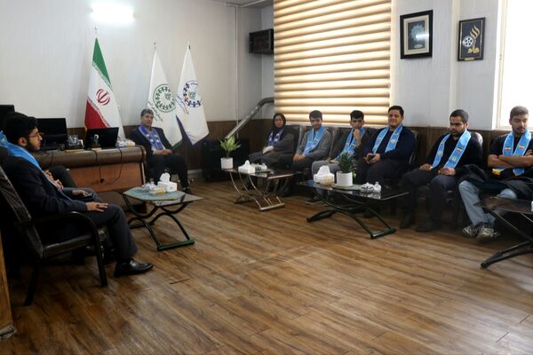 دیدار دانش‌آموزان پسر پیشتاز با مدیر سازمان دانش‌آموزی خراسان رضوی