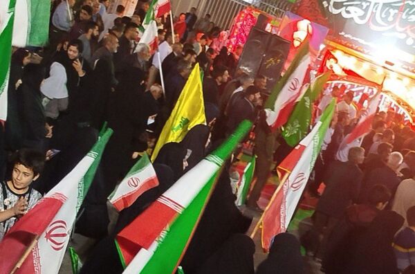 فیروزآباد وفادار به رهبر شهید