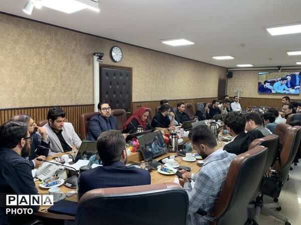 نسل زد پای بازنگری ساختار شورای مشاوران نشست
