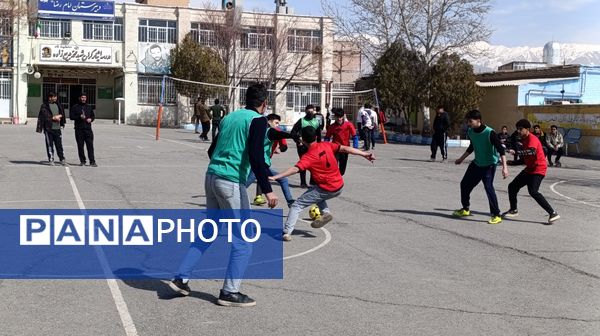 مسابقات درون مدرسه‌ای فوتسال در دبیرستان امام رضا (ع) نیشابور 