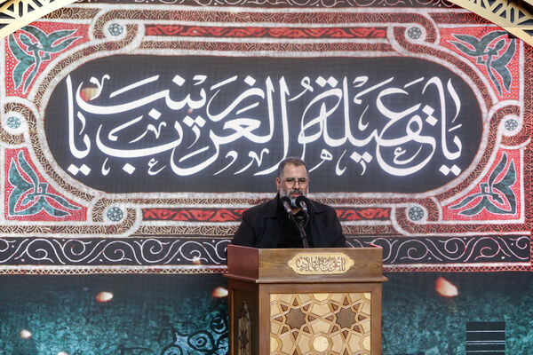قرائت دعای‌ام داوود در حرم مطهر رضوی 