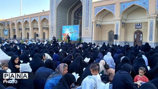 قرائت دعای عرفه در زیارتگاه شهید آیت الله مدرس