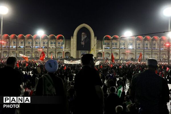 مصلی تهران در تسخیر موج همدلی؛ وداع باشکوه مردم با رهبر شهید