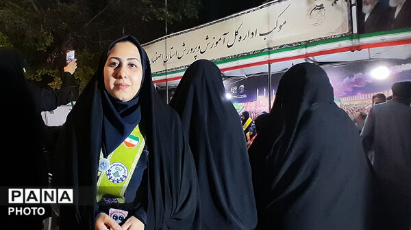 اعضای تشکل‌های دانش‌آموزی اصفهان پای کار ایران