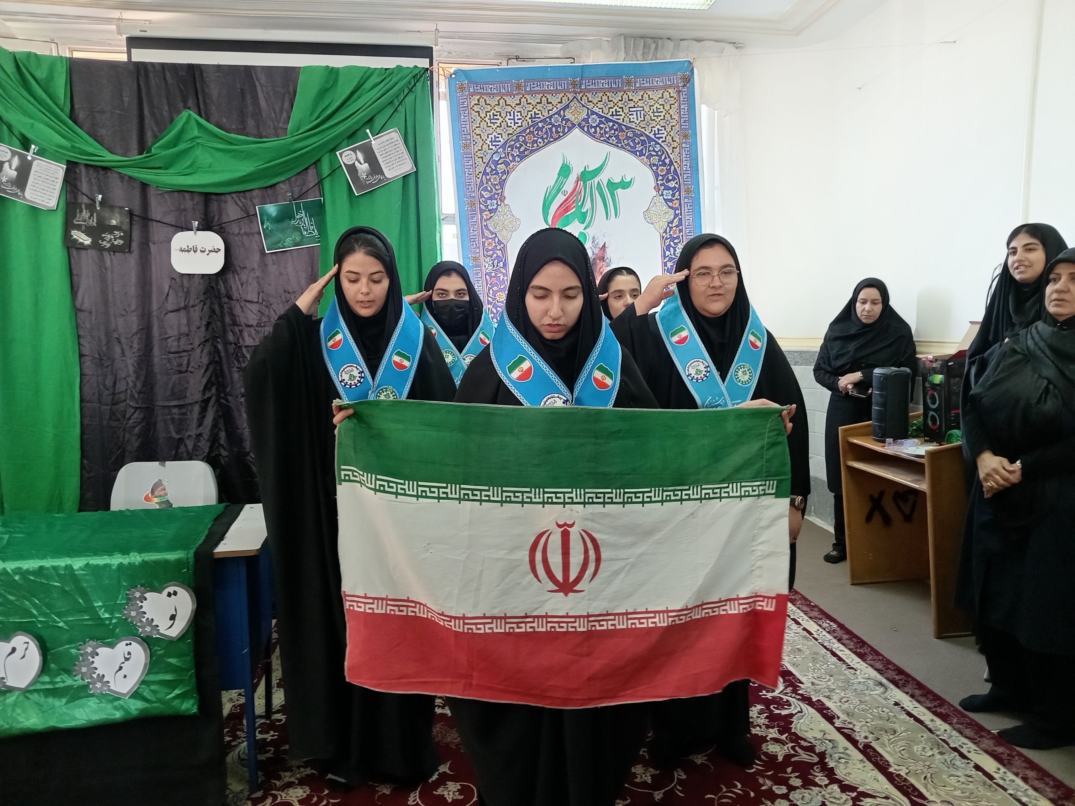 مراسم روز دانش آموز و ایام فاطمیه در دبیرستان حضرت خدیجه (س)جعفریه قم 
