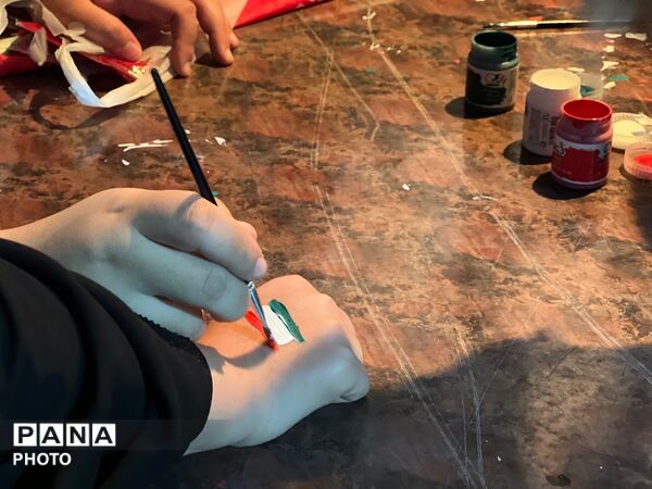 حضور کودکان در اجتماعات که میدان را خالی نمی کنند
