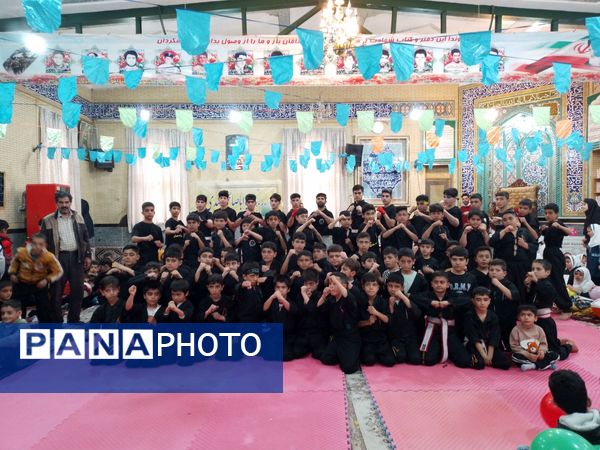 جشن نیمه شعبان دانش‌آموزان باهنر در حسینیه سیدالشهدا