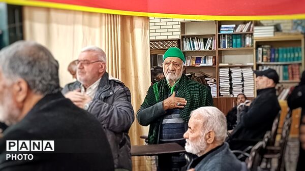 اجتماع شبانه رزن هم‌زمان با سالروز شهادت امام صادق(ع)