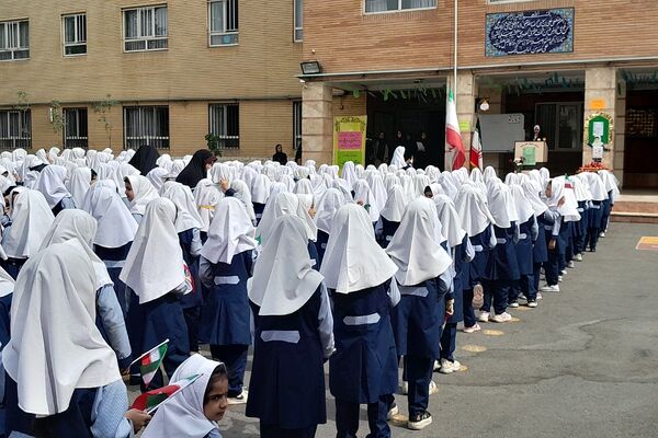 بازدید از اتاق درس تر بیت بدنی دبستان شاهد لاله‌ها ری یک