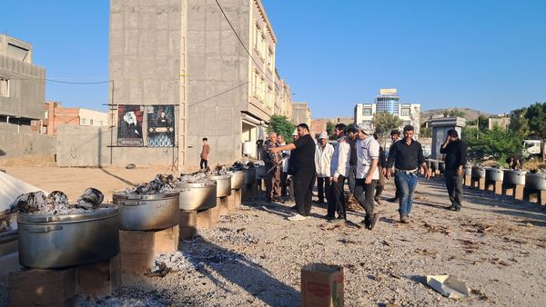 عاشورای حسینی در آشخانه و ۷۲ دیگ غذای نذری